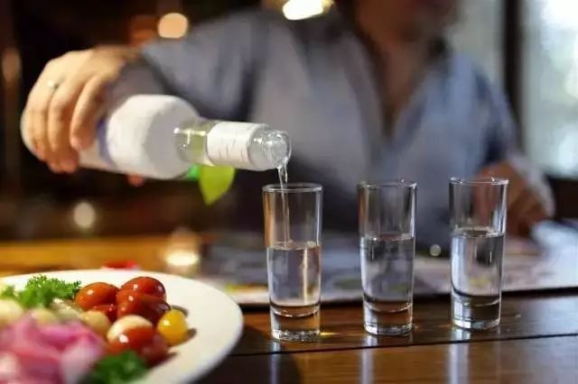 進(jìn)口白酒清關(guān)，白酒進(jìn)口進(jìn)保稅倉，白酒報關(guān)流程，2022新版跨境電子商務(wù)零售進(jìn)口商品清單